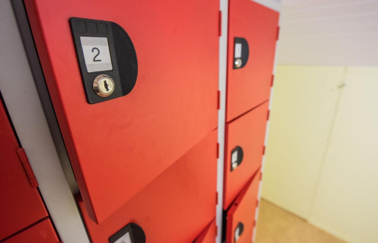Schutzenbach Backpackers For Adults 18-35 Hostel Lauterbrunnen Bagian luar foto