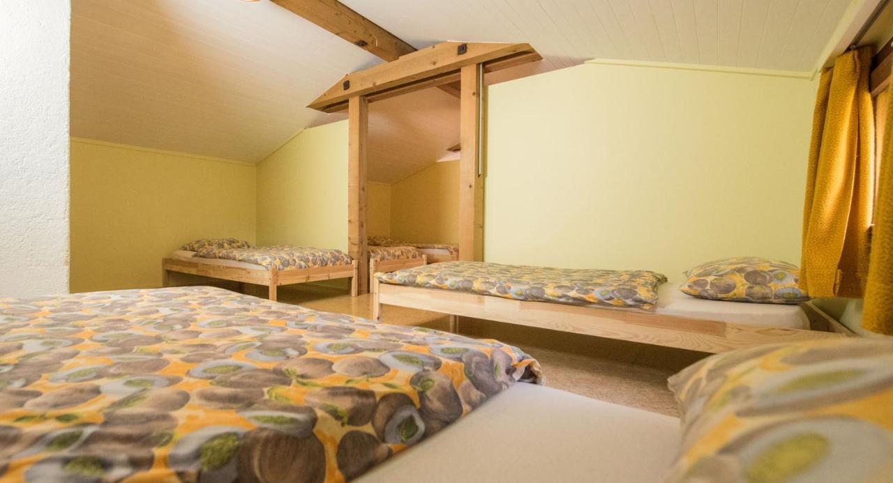 Schutzenbach Backpackers For Adults 18-35 Hostel Lauterbrunnen Bagian luar foto
