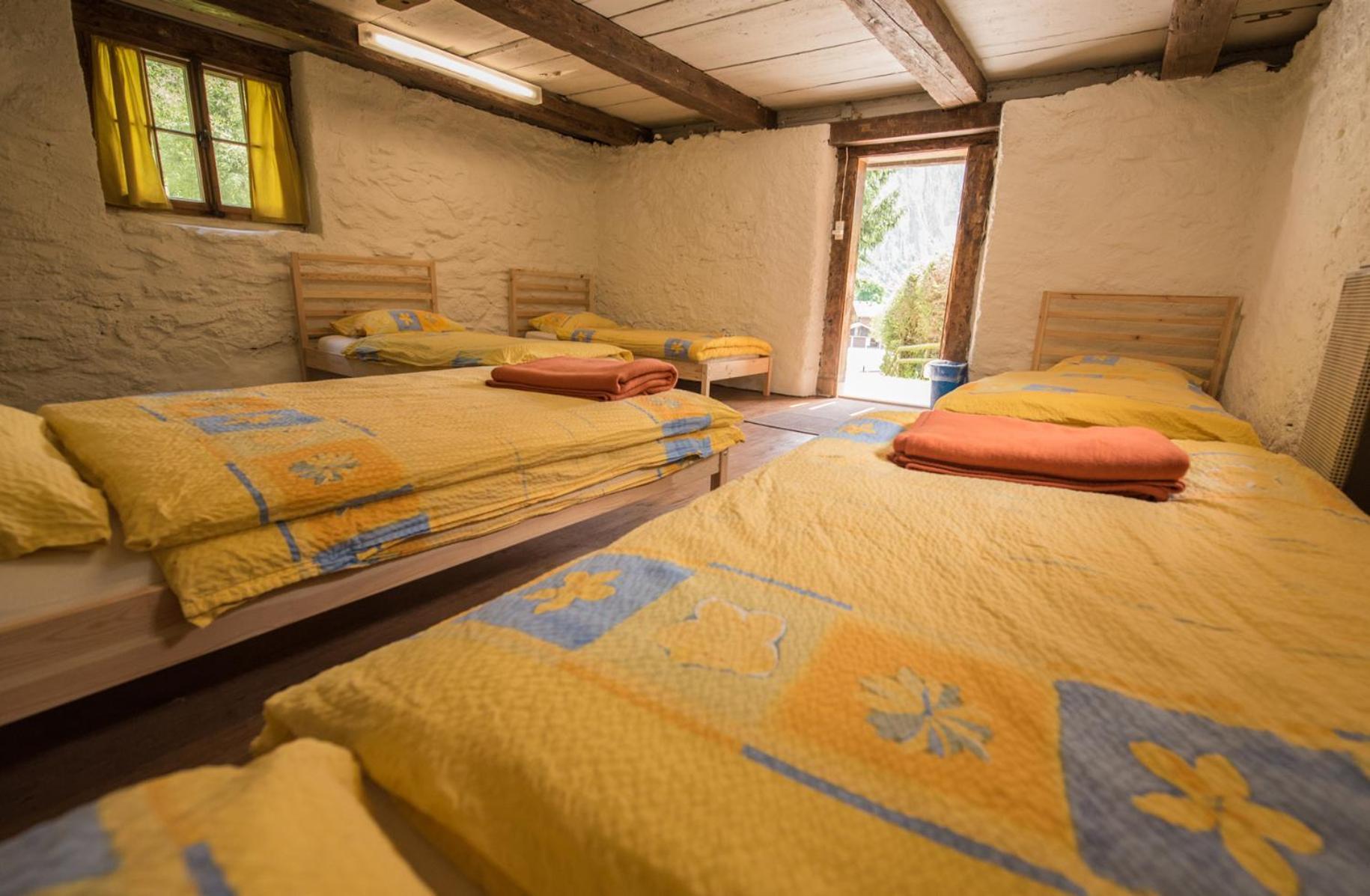 Schutzenbach Backpackers For Adults 18-35 Hostel Lauterbrunnen Bagian luar foto